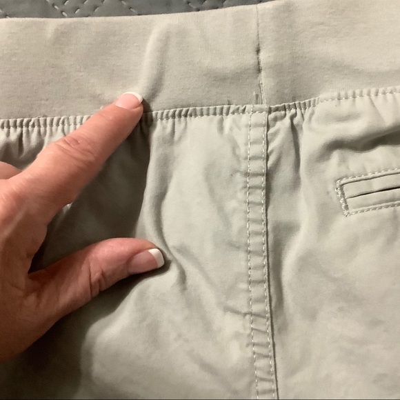 KIDS GAP SHORTS. - Picture 6 of 6